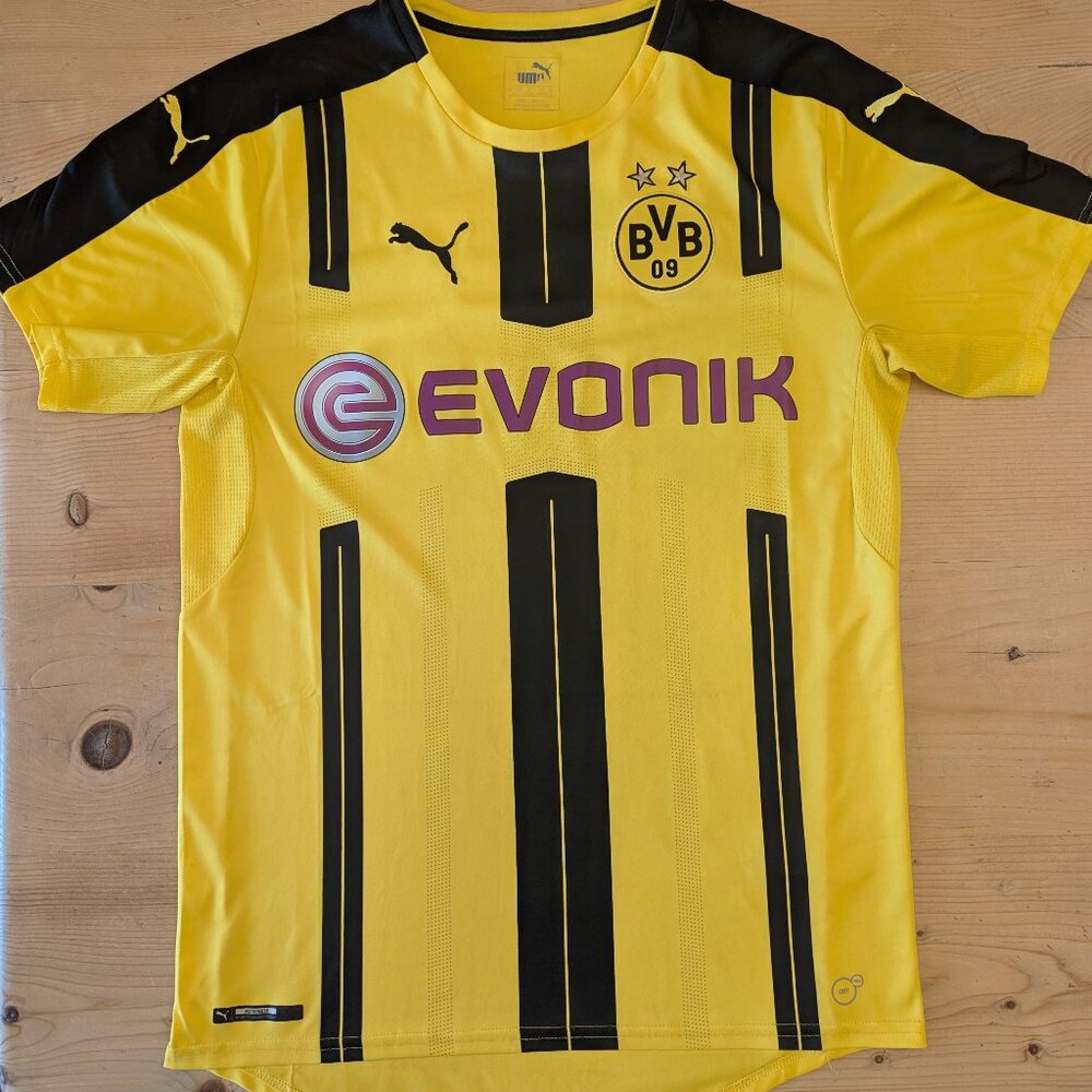 Puma Borussia Dortmund soccer jersey, size medium